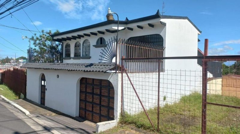 Foto Casa en Venta en Montes de Oca, San José - ¢ 130.000.000 - CAV108402 - BienesOnLine