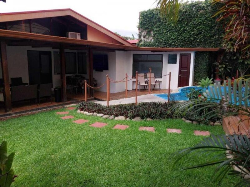 Foto Casa en Venta en San Rafael, Escazú, San José - U$D 560.000 - CAV108898 - BienesOnLine