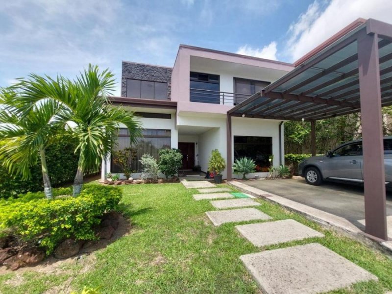 Foto Casa en Venta en Guácima, Alajuela - U$D 320.000 - CAV109476 - BienesOnLine