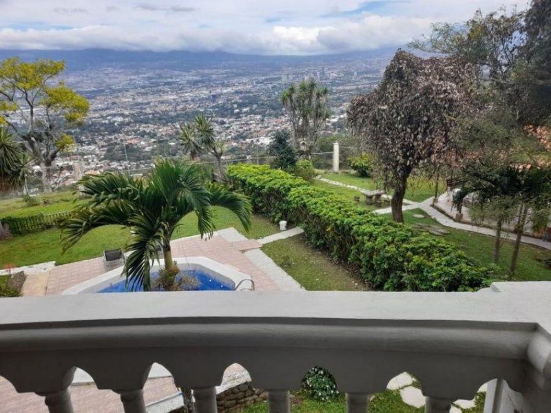 Foto Casa en Venta en Escazú, San José - U$D 1.200.000 - CAV109854 - BienesOnLine