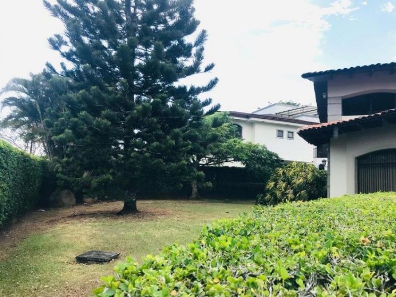 Foto Casa en Venta en Guácima, Alajuela - U$D 600.000 - CAV110137 - BienesOnLine