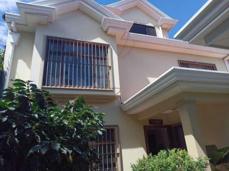 Foto Casa en Venta en Escazú, San José - U$D 385.500 - CAV110969 - BienesOnLine