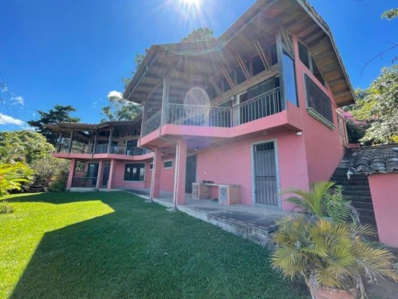 Foto Casa en Venta en San Antonio, Escazú, San José - U$D 550.000 - CAV111162 - BienesOnLine