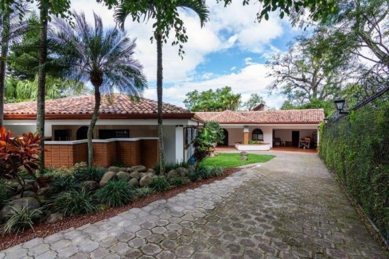 Casa en Venta en  Escazú, San José