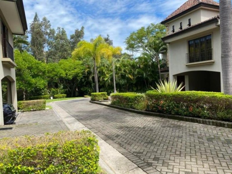 Foto Casa en Venta en Escazú, San José - U$D 575.000 - CAV111742 - BienesOnLine