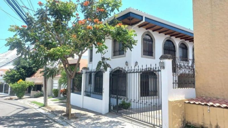 Casa en Venta en Trejos Montealegre Escazú, San José