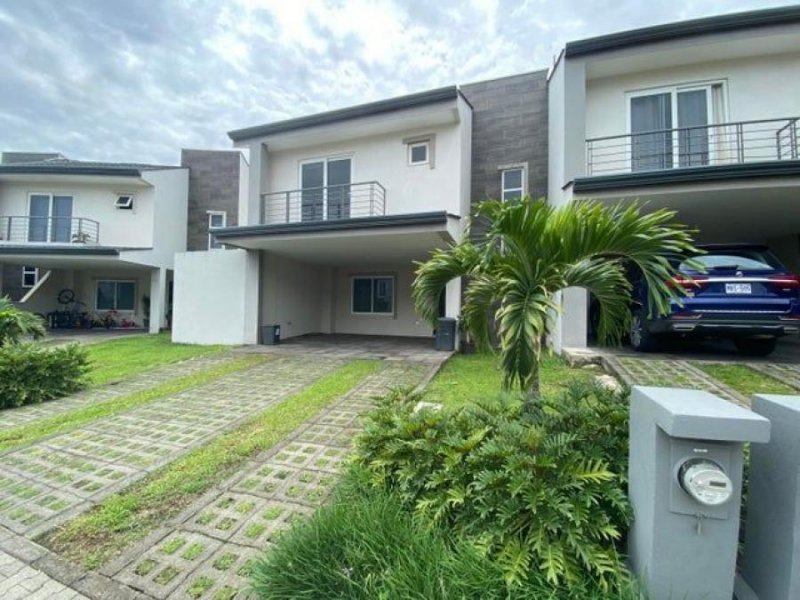 Casa en Venta en Guachipelín Escazú, San José