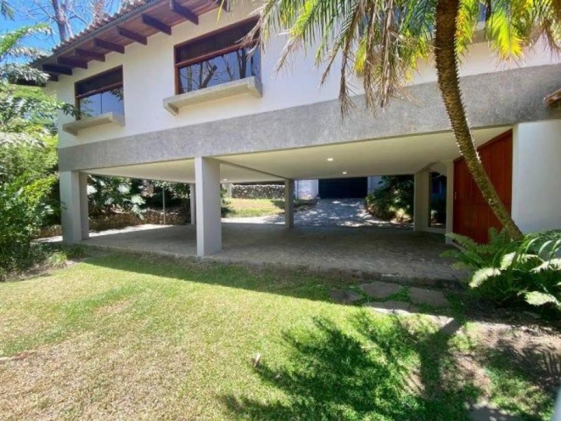 Casa en Venta en  Escazú, San José