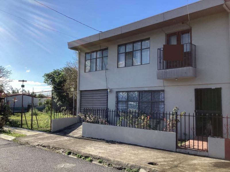 Casa en Venta en San Juan Tibás, San José