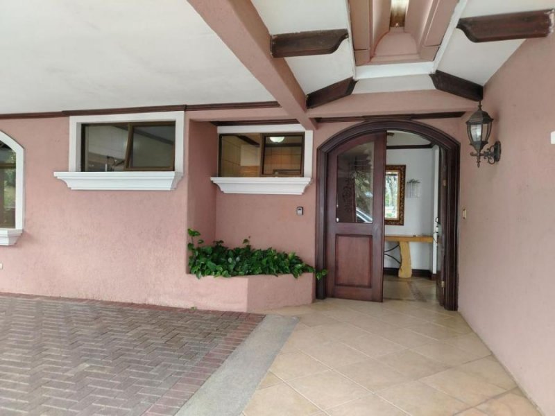 Casa en Venta en  Escazú, San José