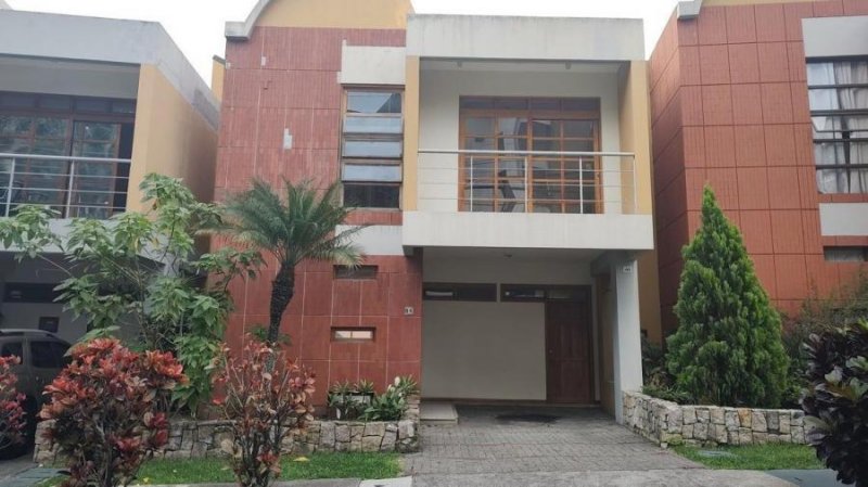 Venta de Casa en Alajuelita, San José. RAH 25-37