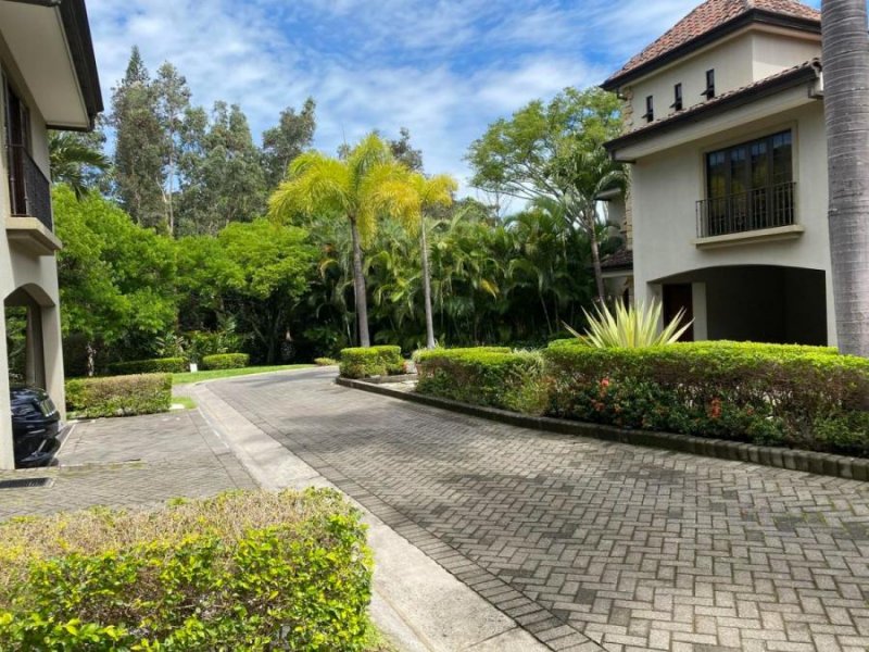 Foto Casa en Venta en Escazú, San José - U$D 575.000 - CAV113604 - BienesOnLine