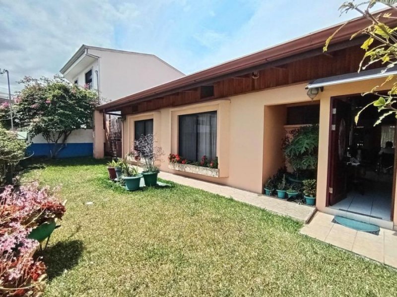 Venta de Casa en Guachipelin de Escazû. RAH 25-1415