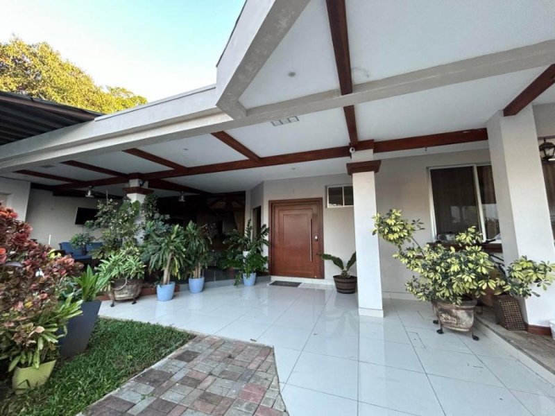 CASA EN VENTA, SAN JOSÉ, US$900000 Cod#24-901