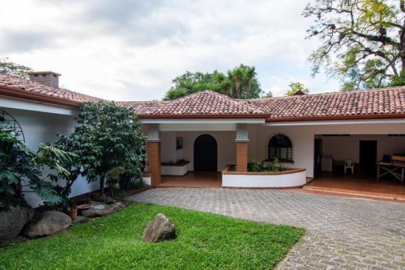 Casa en Venta en  Escazú, San José