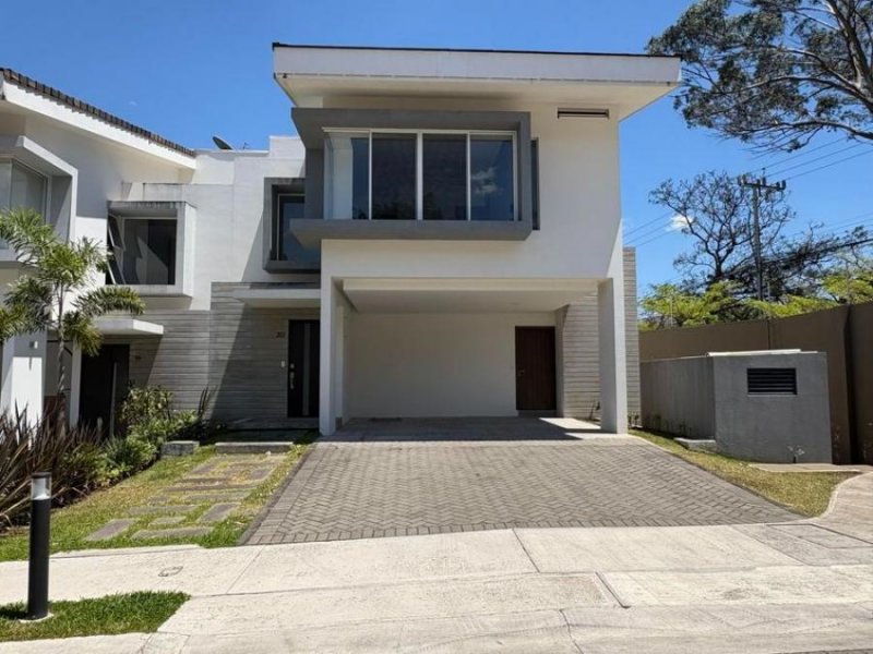 Casa en Venta en  Escazú, San José