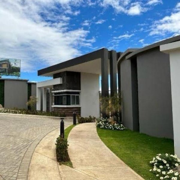 Foto Casa en Venta en Escazú, San José - U$D 350.000 - CAV114996 - BienesOnLine