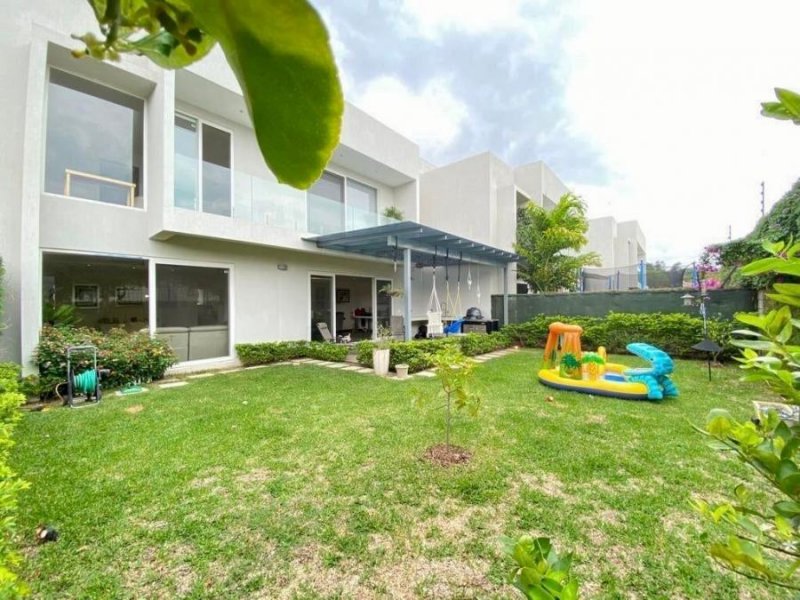 Venta de Casa en San Rafael de Escazû. RAH 25-1514