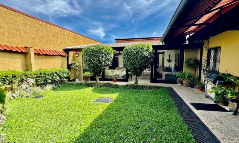 Venta de casa en Barrio Córdoba, San José $375.000 #RC1698