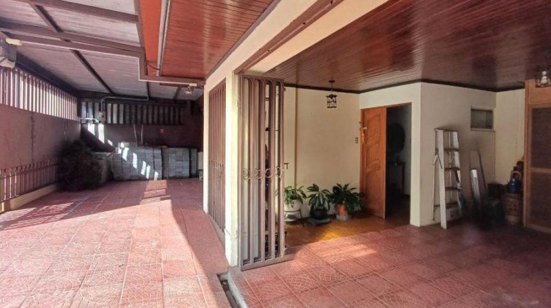 ¡Venta de casa! Oportunidad de Inversión en Curridabat OFC/ AD