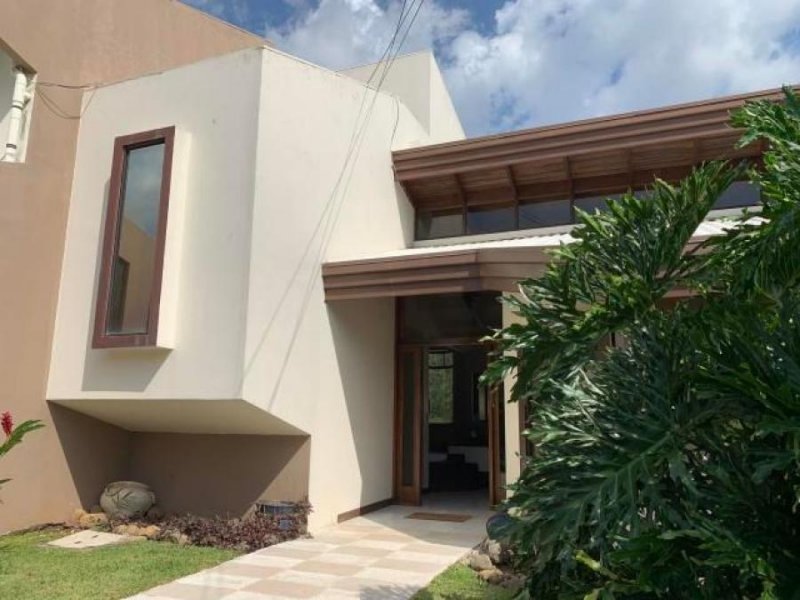 Foto Casa en Venta en Hacienda Los Reyes, Guácima, Alajuela - U$D 350.000 - CAV18578 - BienesOnLine