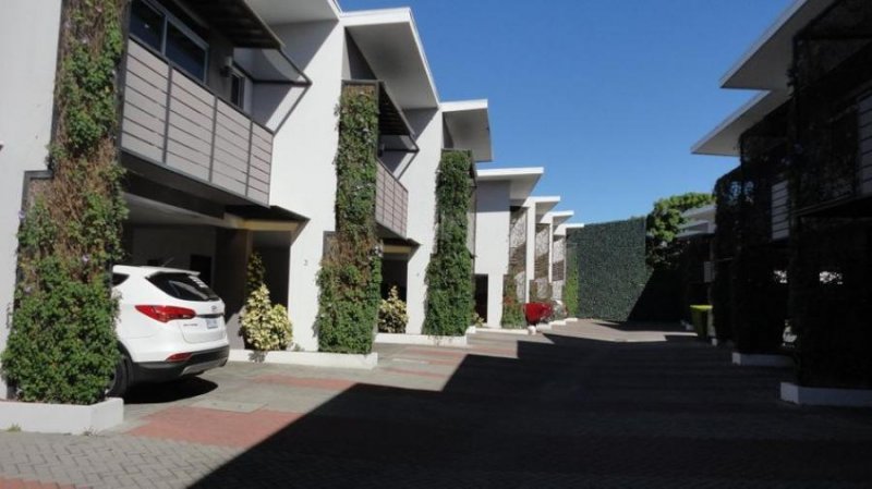 Foto Casa en Venta en Santa Ana, San José - U$D 199.000 - CAV43370 - BienesOnLine