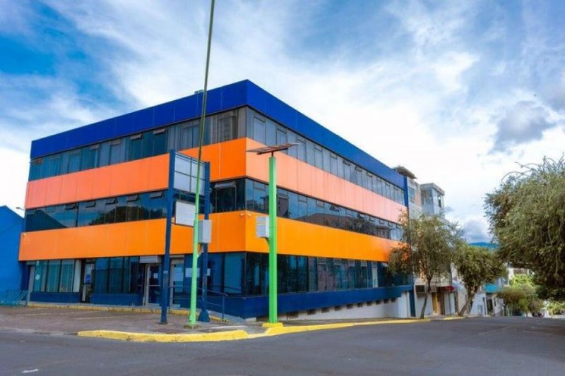 Se vende edificio comercial en El Carmen San José A25-610