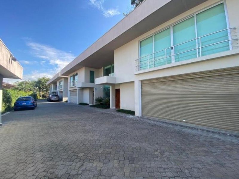 Se vende condominio con 4 town house en Escazú San José A25-560