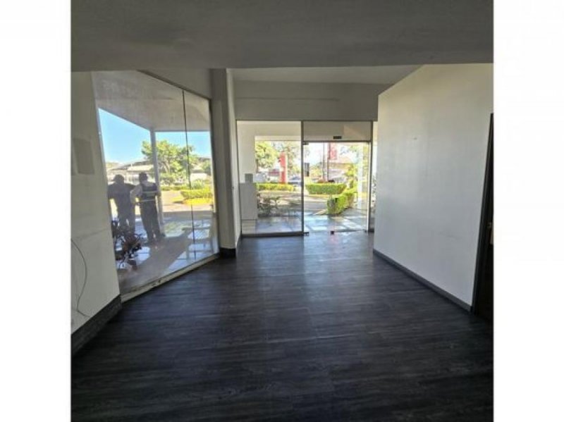 Foto Local en Alquiler en Escazú, San José - U$D 2.300 - LOA114013 - BienesOnLine