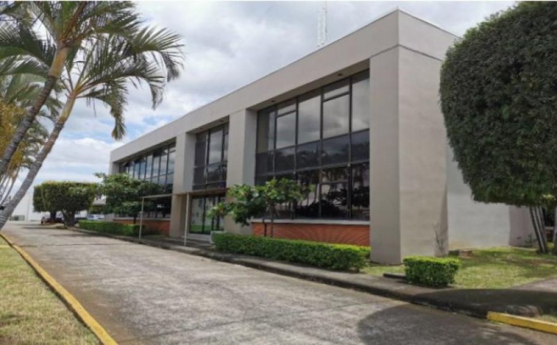 Oficinas en Alquiler con 1,056 m² en Barreal Heredia