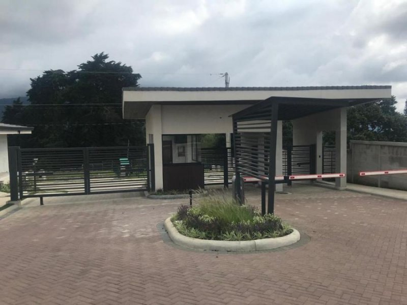 Lote en pequeño y lujoso condominio. Tres Rios. Cartago