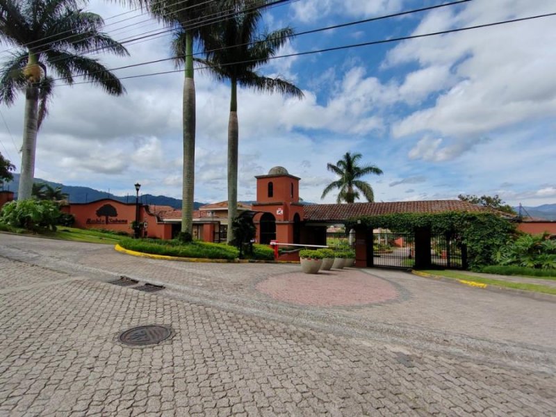 En Venta Lote en Condominio en La Uniôn, Cartago.