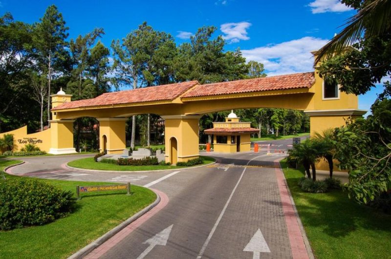 Terreno en Venta en Los Reyes Guácima, Alajuela