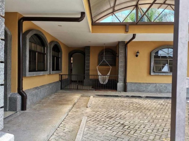 Foto Casa en Venta en Real Cariari, Ulloa, Heredia - U$D 285.000 - CAV50841 - BienesOnLine