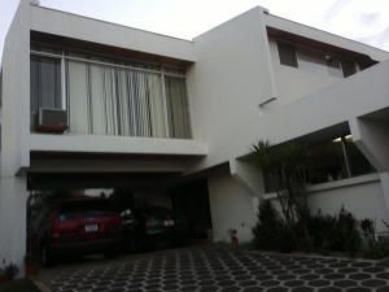 Foto Casa en Venta en Escazú, San José - U$D 420.000 - CAV29532 - BienesOnLine