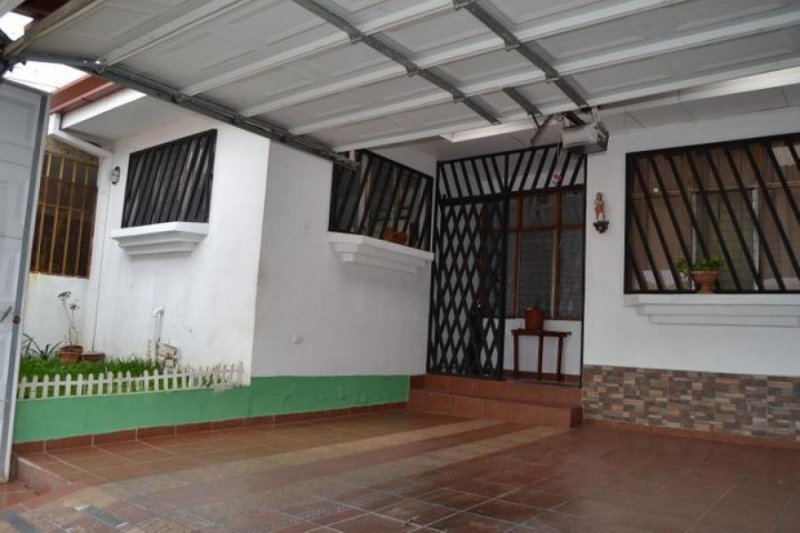 Foto Casa en Venta en Heredia, Heredia - U$D 106.000 - CAV39708 - BienesOnLine