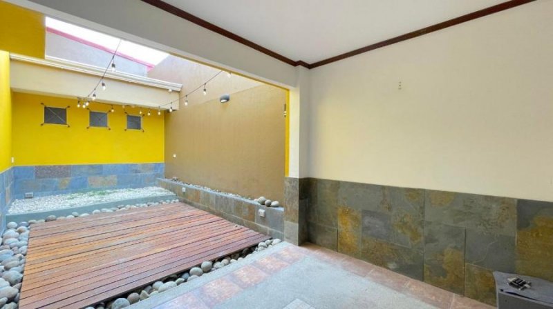 Foto Casa en Venta en Curridabat, San José - U$D 225.000 - CAV115358 - BienesOnLine