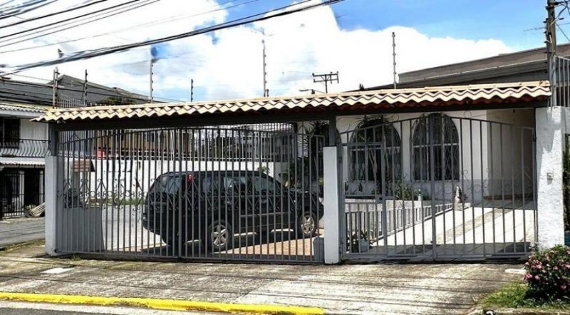 Foto Casa en Venta en Zapote, San José - U$D 195.000 - CAV105966 - BienesOnLine