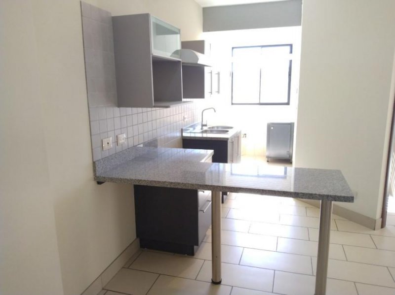 Foto Apartamento en Alquiler en Uruca, San José - U$D 600 - APA55671 - BienesOnLine