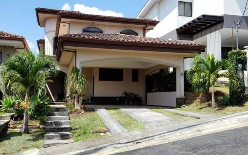 Foto Casa en Venta en Ulloa, Heredia - U$D 290.000 - CAV77696 - BienesOnLine