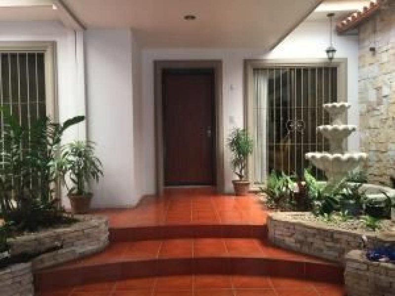 Foto Casa en Venta en Escazú, San José - U$D 297.000 - CAV30419 - BienesOnLine