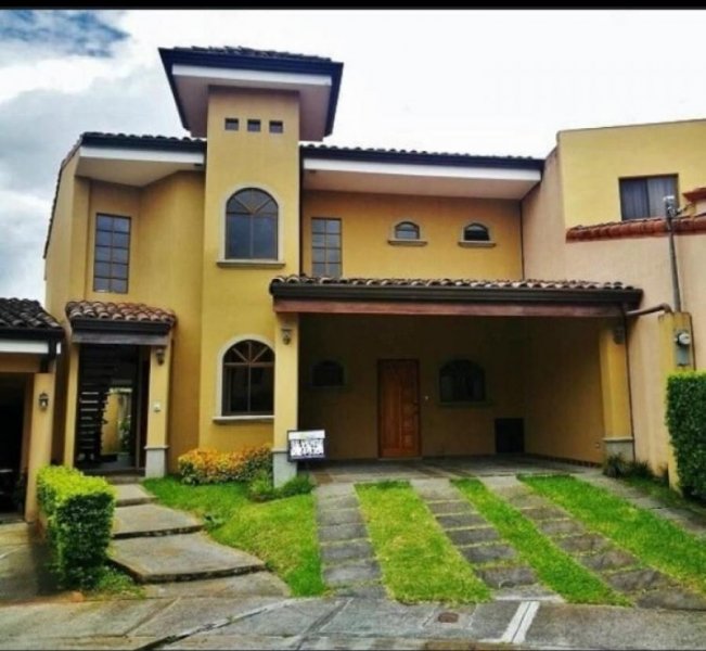 Foto Casa en Venta en Curridabat, San José - U$D 249.000 - CAV20918 - BienesOnLine