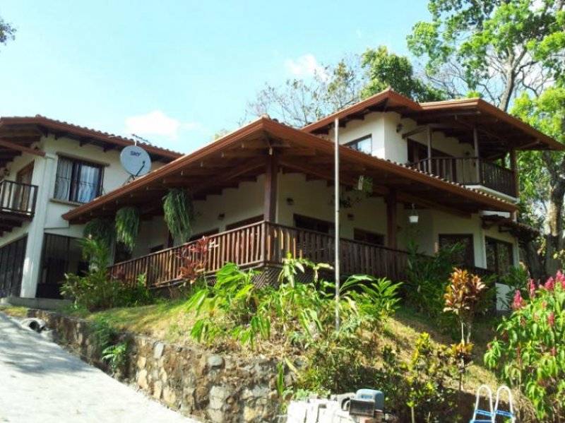 Foto Casa en Venta en Turrucares, Turrúcares, Alajuela - U$D 470.000 - CAV3774 - BienesOnLine