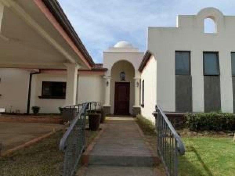 Foto Casa en Alquiler en Alajuela, Alajuela - U$D 1.500 - CAA28553 - BienesOnLine