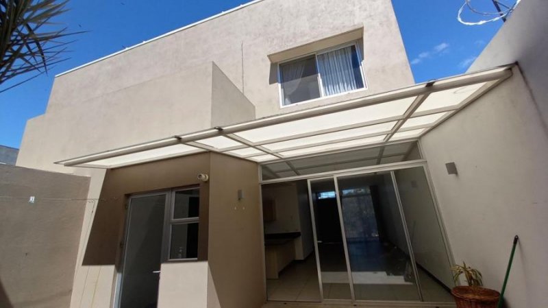 Foto Apartamento en Alquiler en Santa Ana, San José - U$D 800 - APA41829 - BienesOnLine