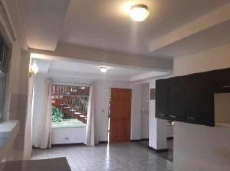 Foto Apartamento en Alquiler en Escazú, San José - U$D 650 - APA32332 - BienesOnLine