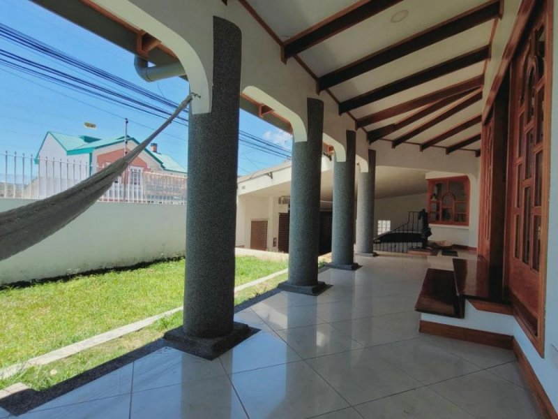 Casa en Alquiler en Guayabos Curridabat, San José