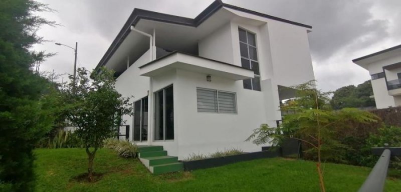 Foto Casa en Alquiler en Alajuela, Alajuela - U$D 1.300 - CAA64800 - BienesOnLine