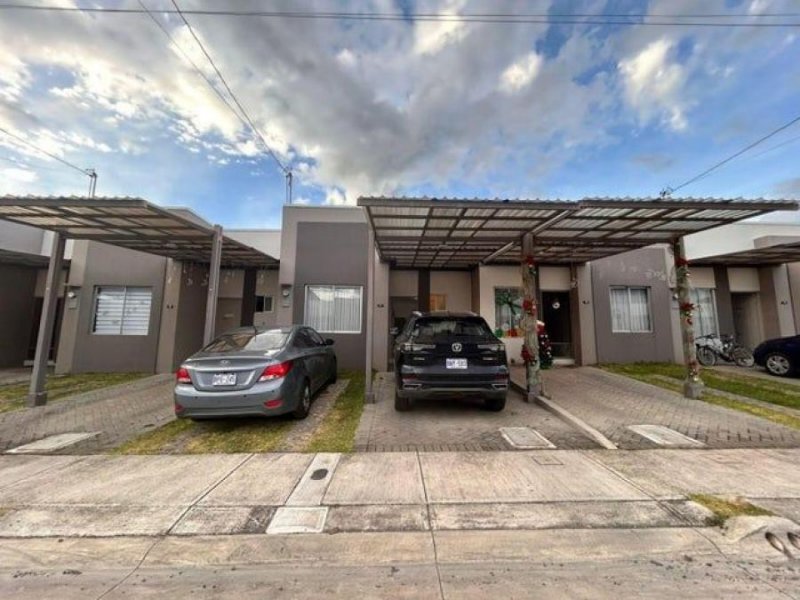 Foto Casa en Alquiler en Alajuela, Alajuela - U$D 1.100 - CAA111320 - BienesOnLine