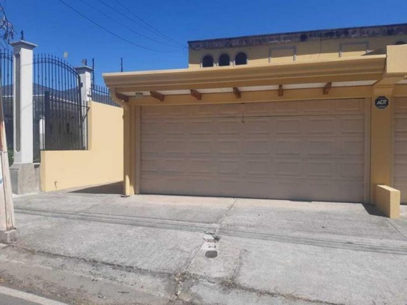 Foto Casa en Venta en Escazú, Escazú, San José - U$D 1.500 - CAV37746 - BienesOnLine